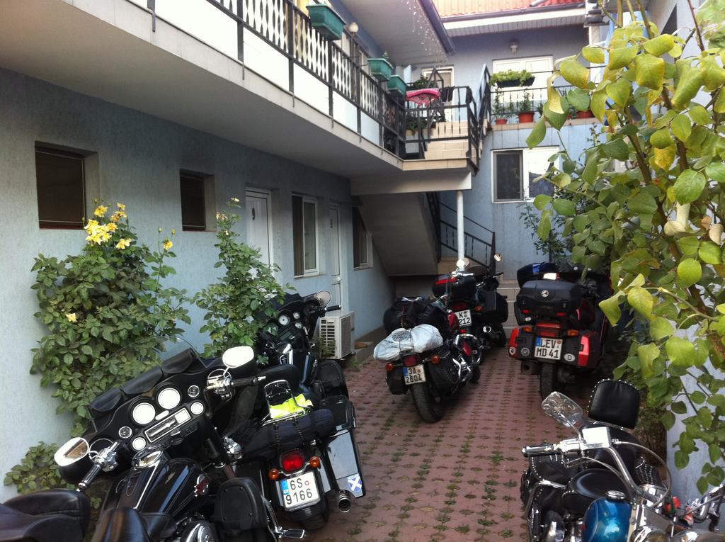 Hostel Tropical Drobeta Turnu Severin Zewnętrze zdjęcie